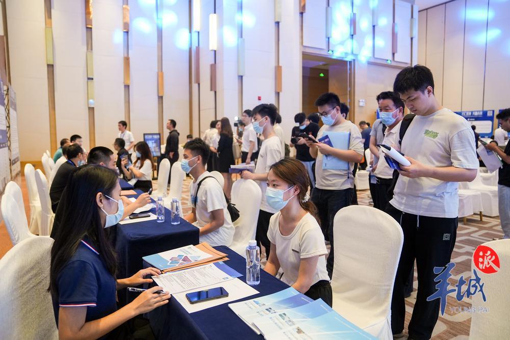 现场设有不同学历的岗位