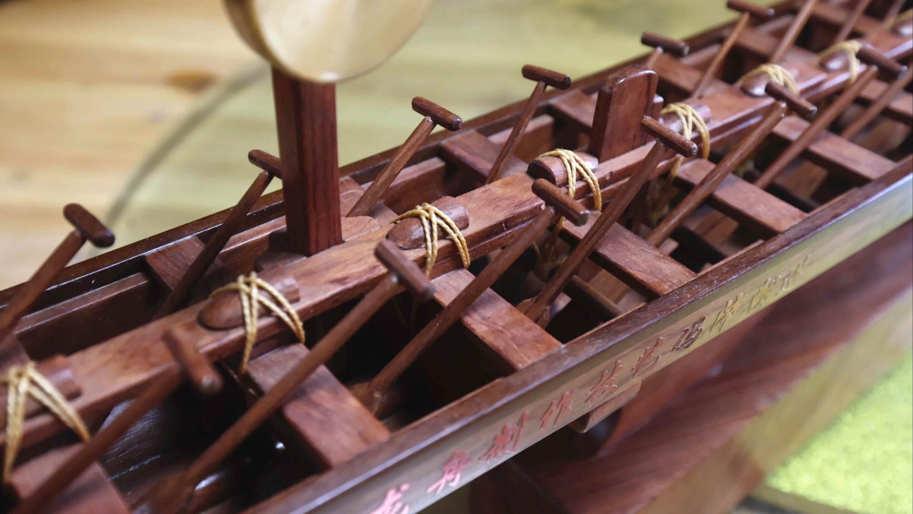  小龙舟工艺精美