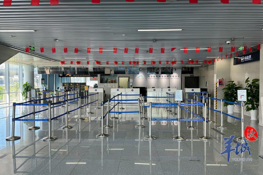 候船大厅空无一人