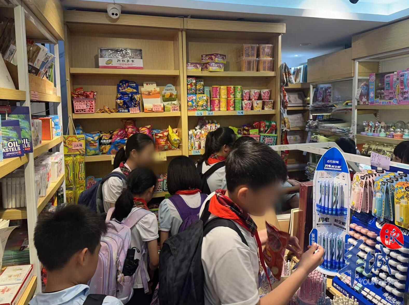 蜡瓶糖在“小孩圈”里有多火?网红零食安全隐患大