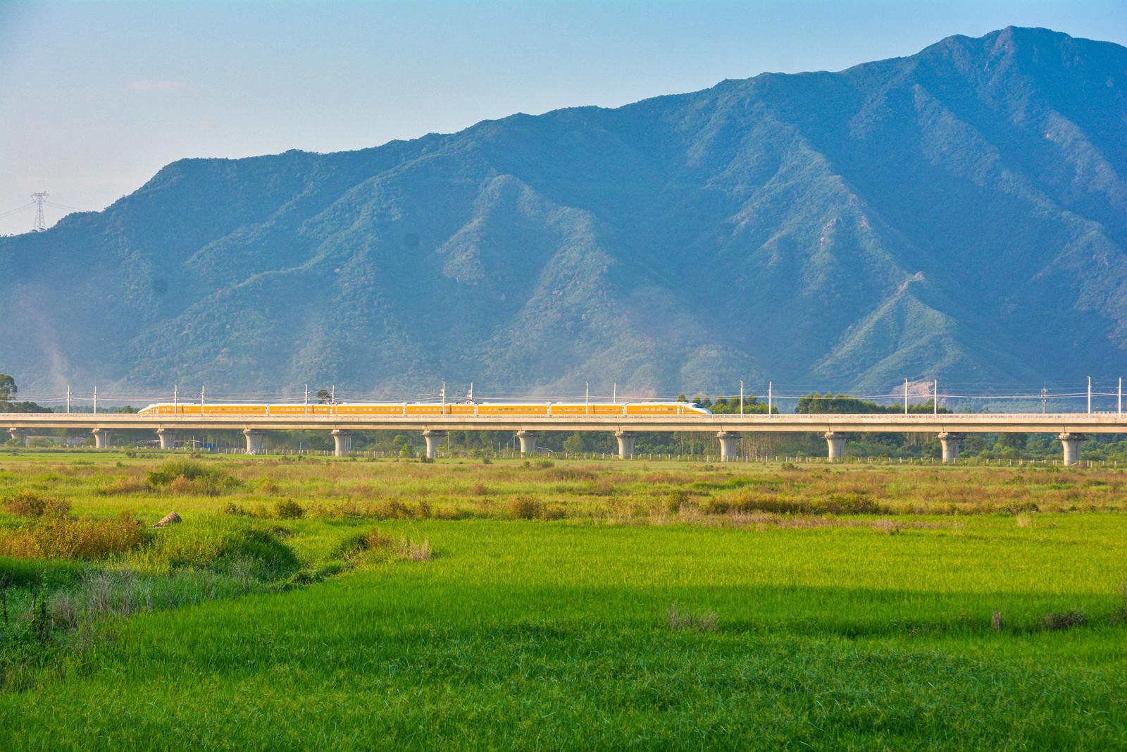  随着逐级提速试验的圆满成功，广清城际北延线即将进入信号系统试验阶段