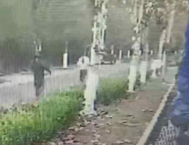 货车司机喝退尾随女孩变态男,获奖2000元并永久免除车辆挂靠管理费