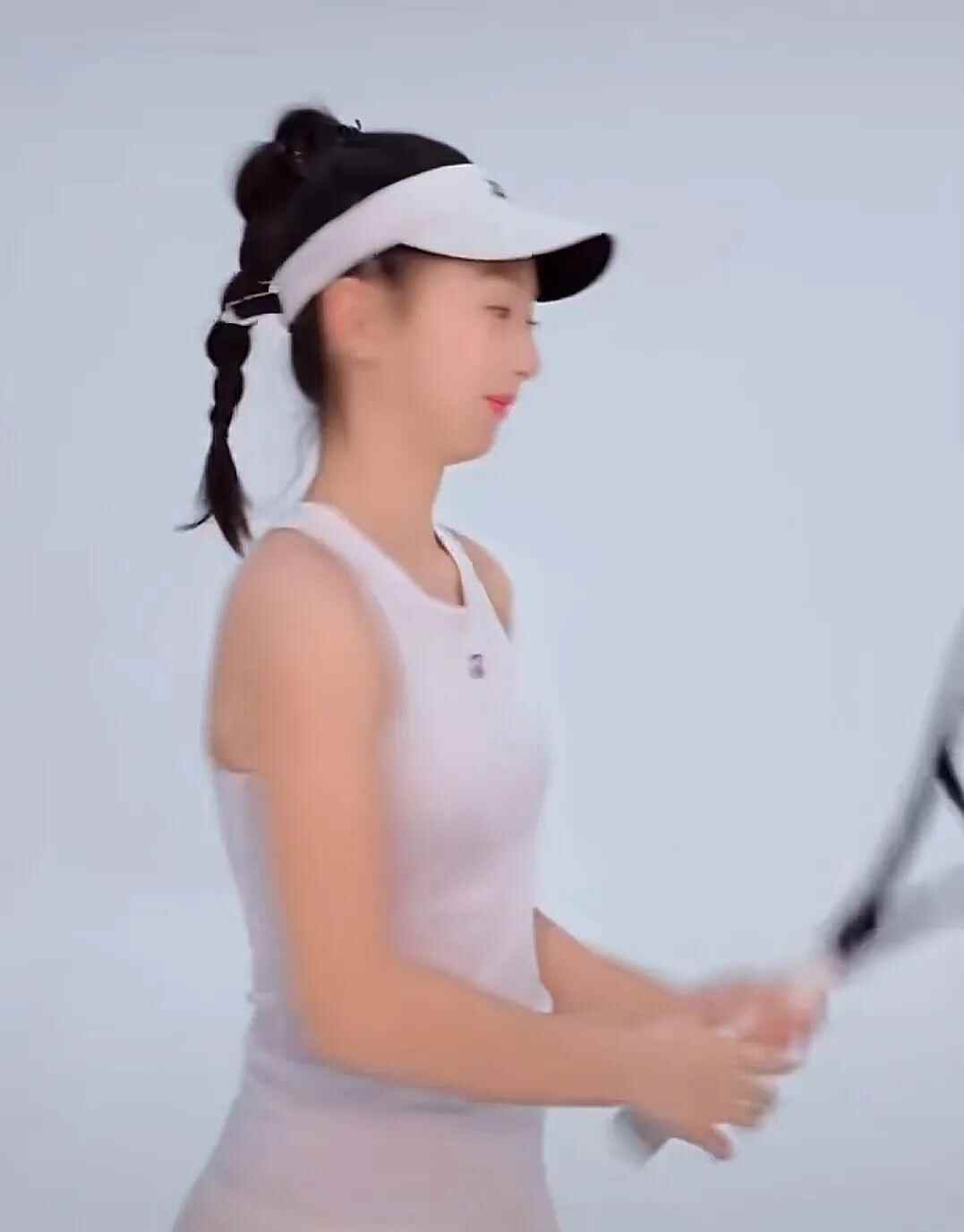 “森蝶”视频中的侧面情况 “森蝶”视频中的侧面情况