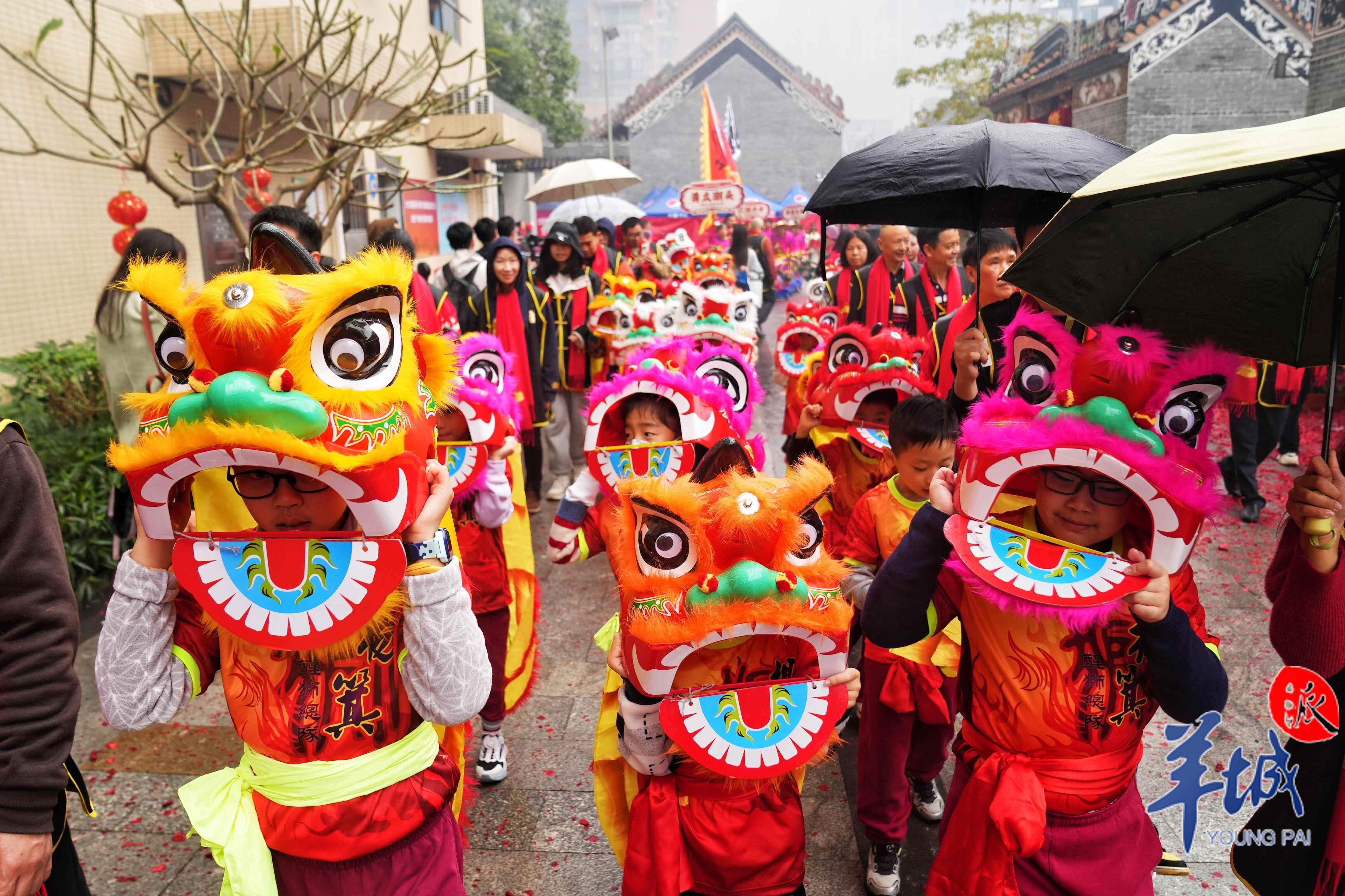 场面好"墟撼"!2025广府庙会隆重开幕,万人点燃"元宵热"