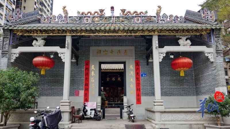 村中的宗祠庄严肃穆