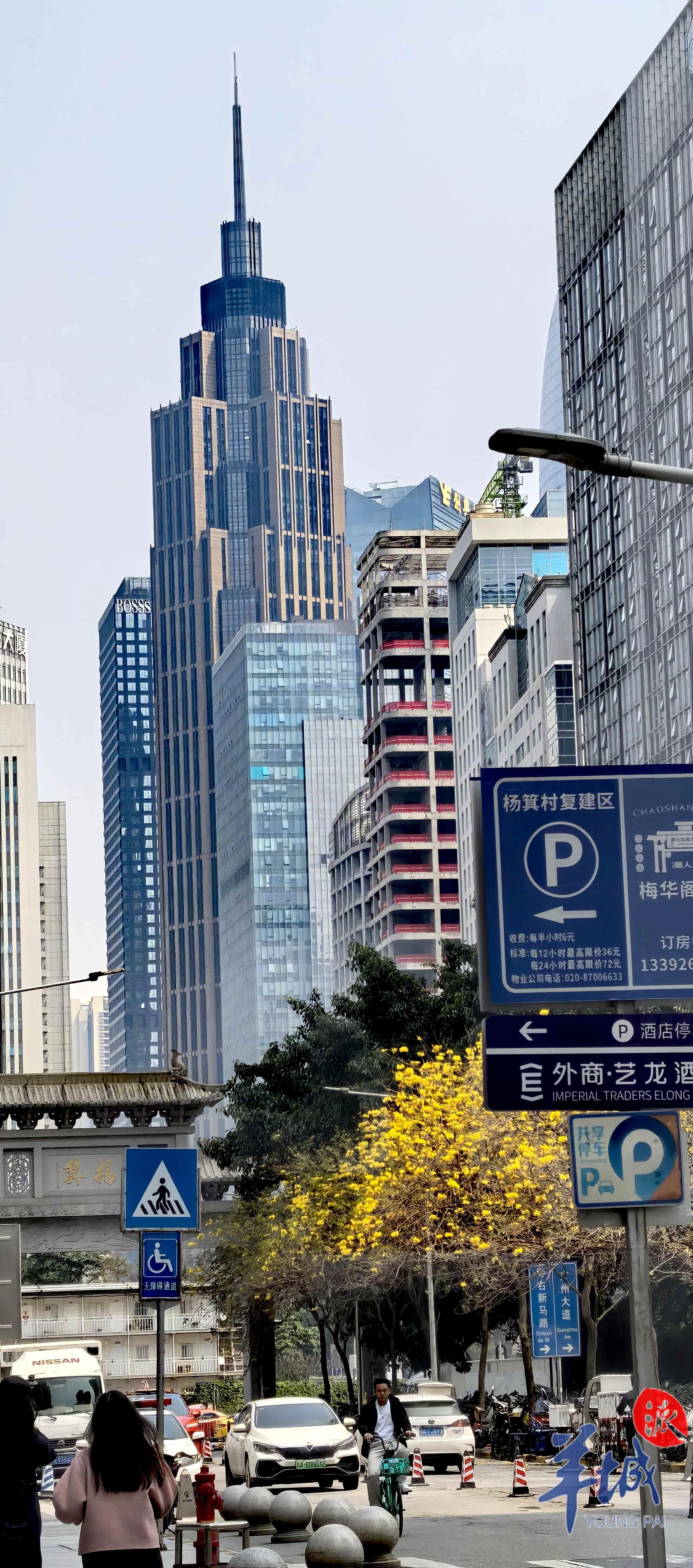 古老与现代交相辉映  黄燕淑 摄